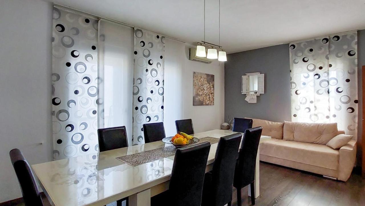 3 Bedrooms Apartman Dmt Kaštela 外观 照片